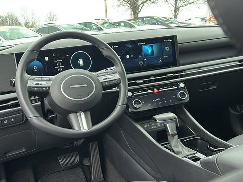 Used 2025 Hyundai Tucson SEL image 13