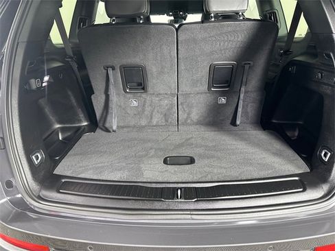 Certified 2024 Jeep Grand Cherokee L Limited w/ Black Appearance Package image 7