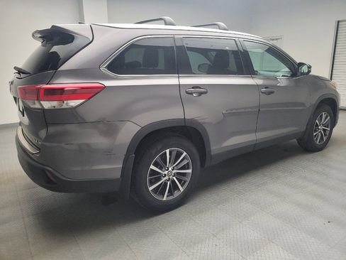 Used 2019 Toyota Highlander XLE w/ Protection Package #3 AWD/4WD image 10