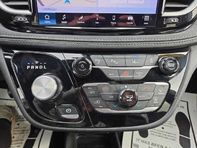 Used 2024 Chrysler Pacifica Limited FWD image 29