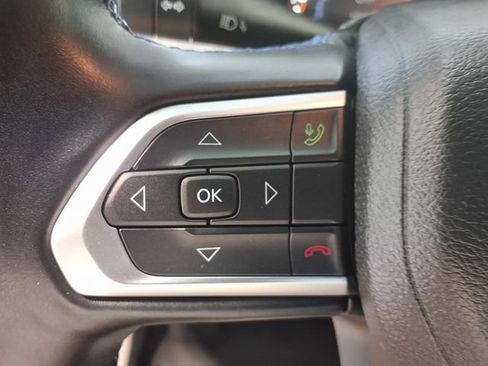 Used 2022 Jeep Compass Latitude w/ Sun and Sound Group AWD/4WD image 8