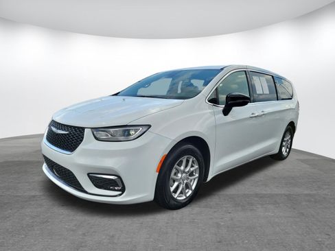 Used 2026 Chrysler Pacifica Select FWD image 27