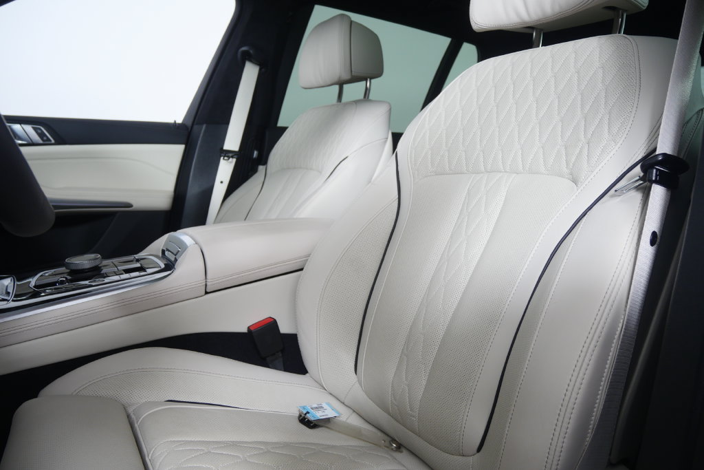 Certified 2026 BMW X7 M60i AWD/4WD image 11