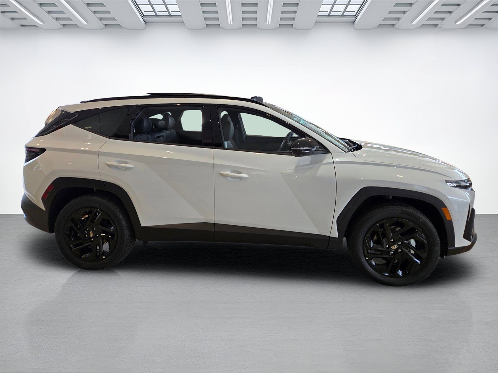 New 2026 Hyundai Tucson Limited AWD/4WD image 2