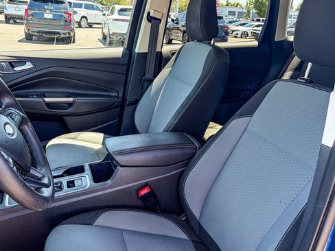 Used 2018 Ford Escape SE FWD image 8