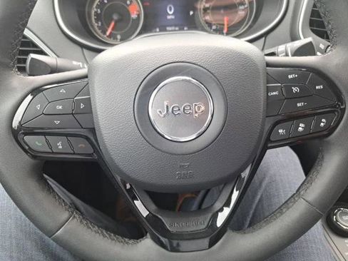 Certified 2023 Jeep Cherokee Altitude Lux image 17