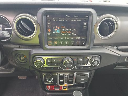 Used 2022 Jeep Wrangler Unlimited Rubicon 4xe w/ Cold Weather Group AWD/4WD image 6