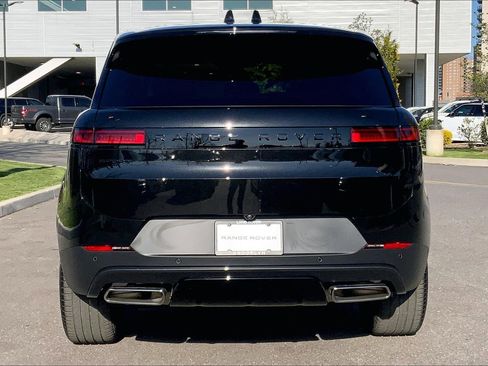 Used 2025 Land Rover Range Rover Sport SE AWD/4WD image 4