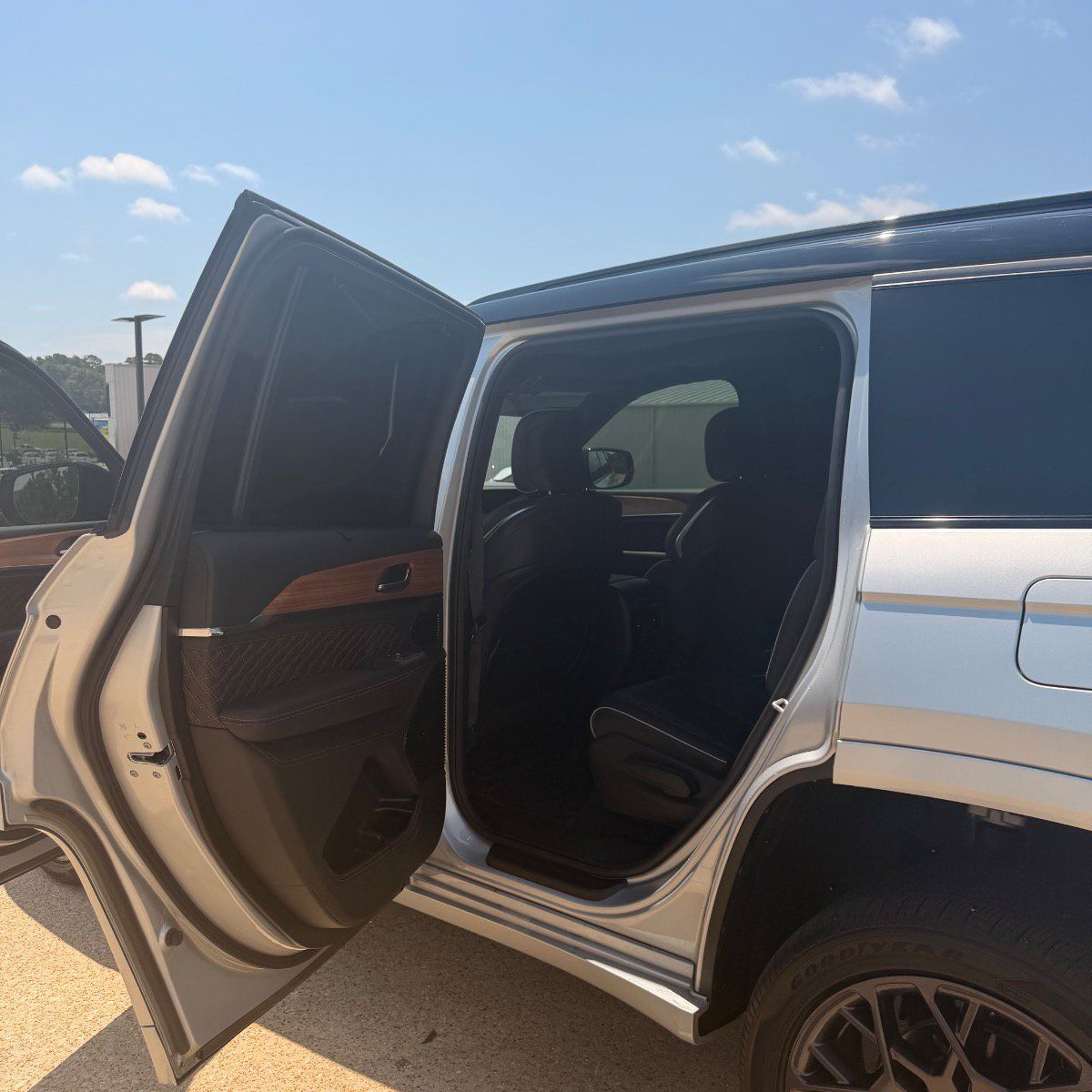 Used 2026 Jeep Grand Cherokee L Summit w/ Obsidian Package AWD/4WD image 21