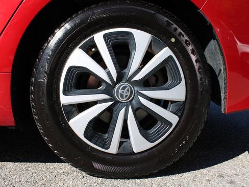 Used 2017 Toyota Prius Prime Premium image 20