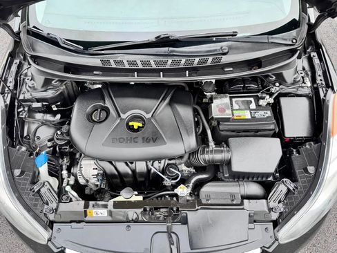 Used 2013 Hyundai Elantra GLS w/ Preferred Pkg image 15