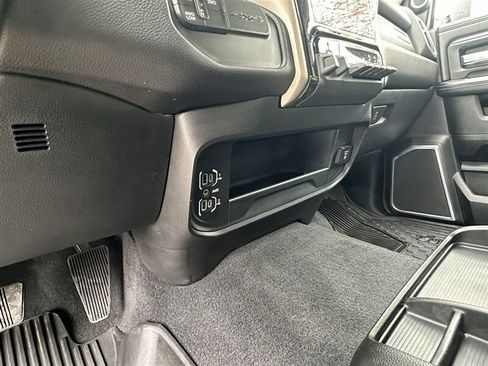 Used 2023 RAM 3500 Laramie AWD/4WD image 9