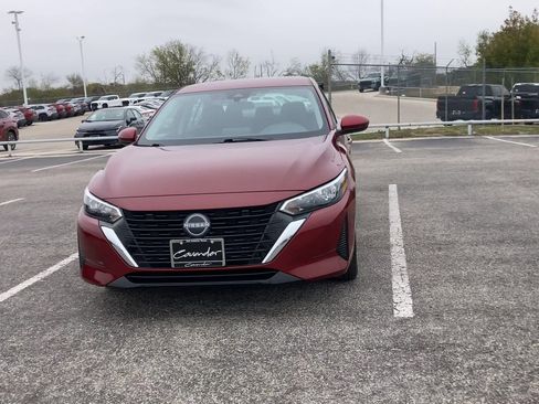 Used 2024 Nissan Sentra SV image 3