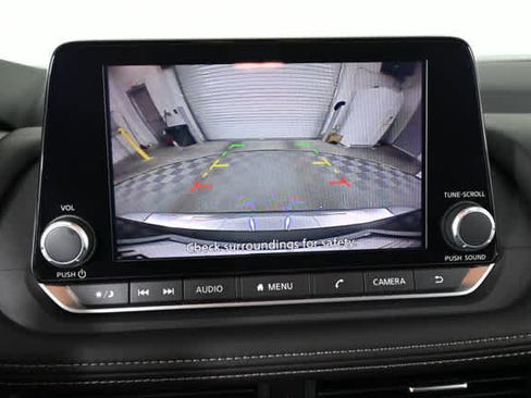 Used 2025 Nissan Rogue SV FWD image 4