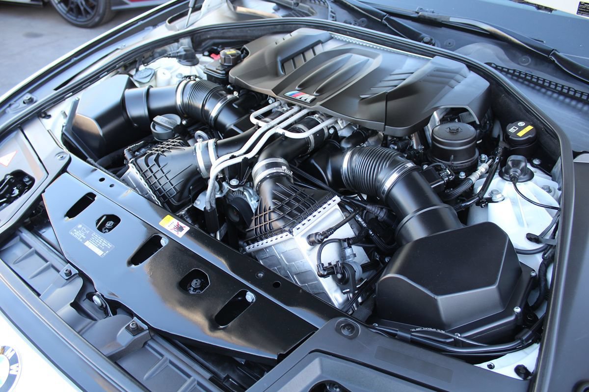 Used 2015 BMW M5 RWD image 40