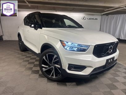 Used 2021 Volvo XC40 T5 R-Design w/ Advanced Package