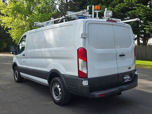 Used 2015 Ford Transit 250 130 Low Roof RWD image 4