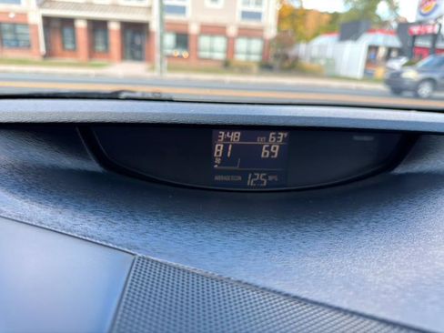 Used 2014 Toyota Venza LE image 21