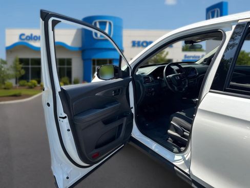 Used 2025 Honda Ridgeline Sport image 12