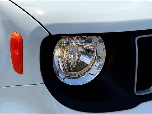 Used 2023 Jeep Renegade Latitude AWD/4WD image 28