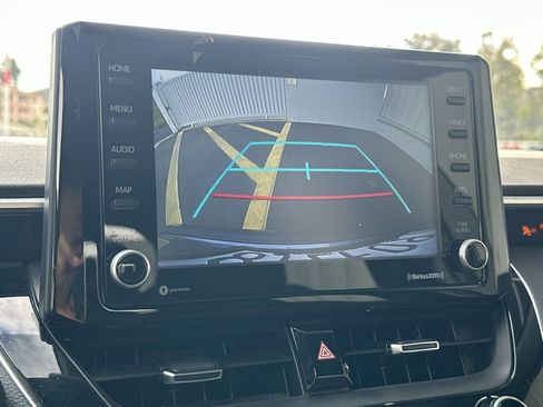 Used 2022 Toyota Corolla SE w/ SE Premium Package image 17