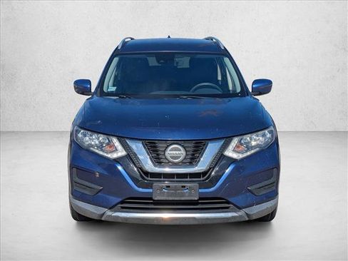 Used 2019 Nissan Rogue SV image 2