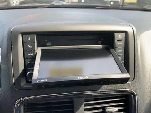 Used 2019 Dodge Grand Caravan SE w/ UConnect Hands-Free Group FWD image 31