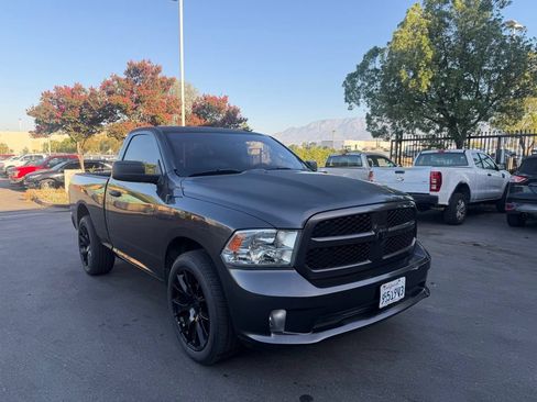 Used 2017 RAM 1500 Express RWD image 2