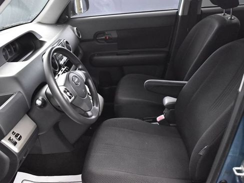 Used 2008 Scion xB FWD image 9