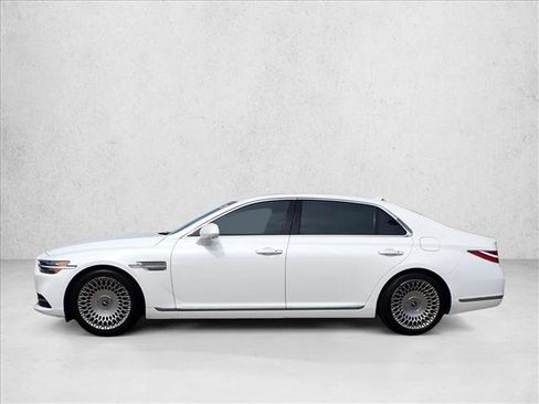 Used 2021 Genesis G90 5.0 Ultimate RWD image 2
