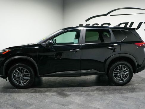 Used 2023 Nissan Rogue S image 3