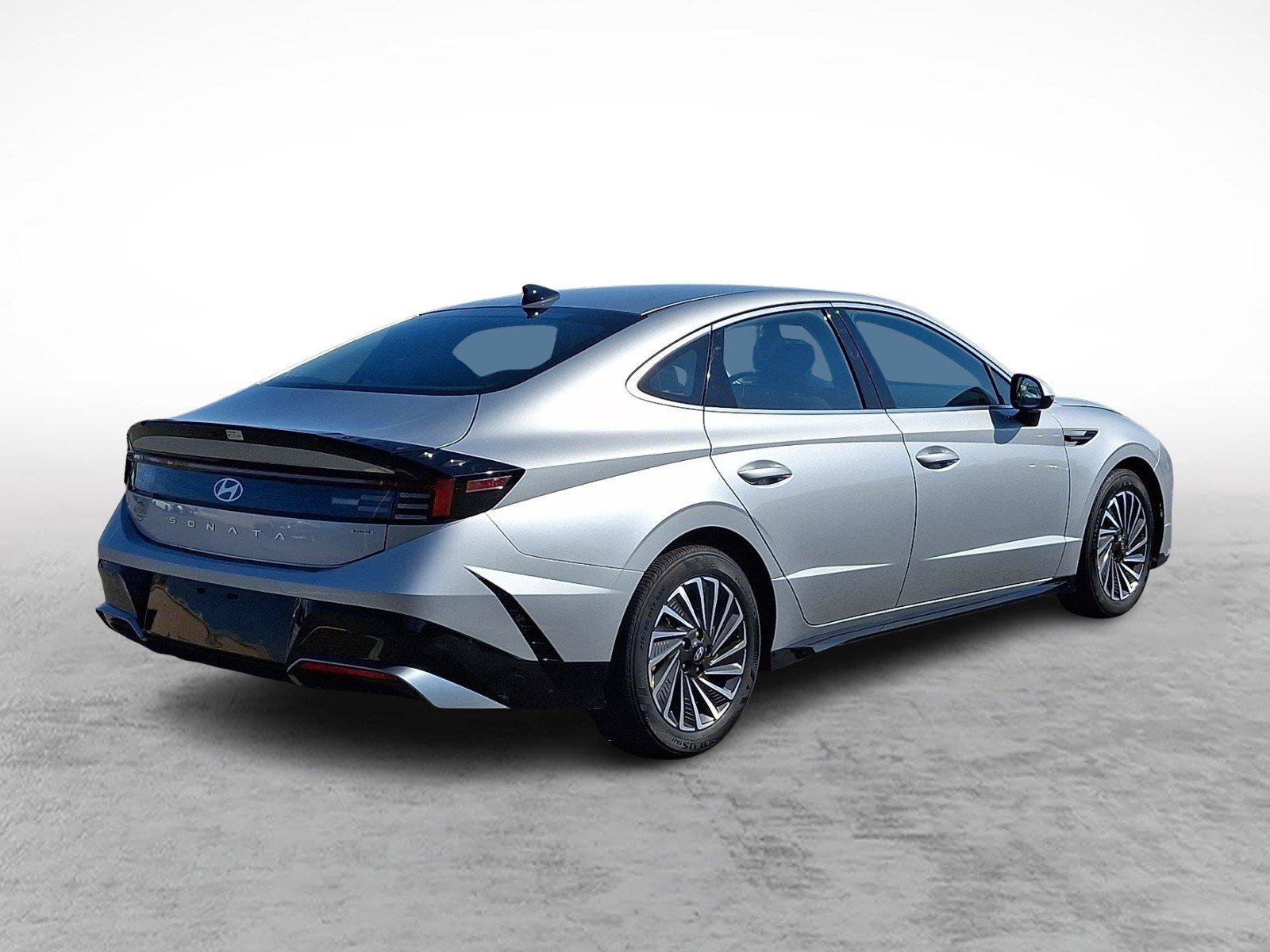 Used 2025 Hyundai Sonata SEL FWD image 6
