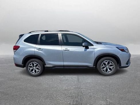 Used 2024 Subaru Forester Premium AWD/4WD image 6