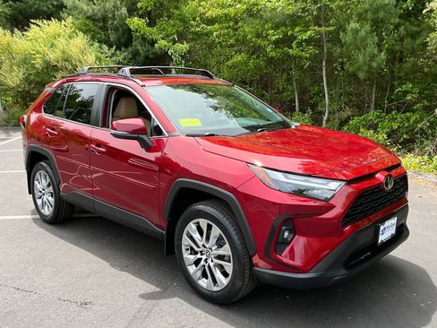 Used 2023 Toyota RAV4 XLE Premium AWD/4WD image 7