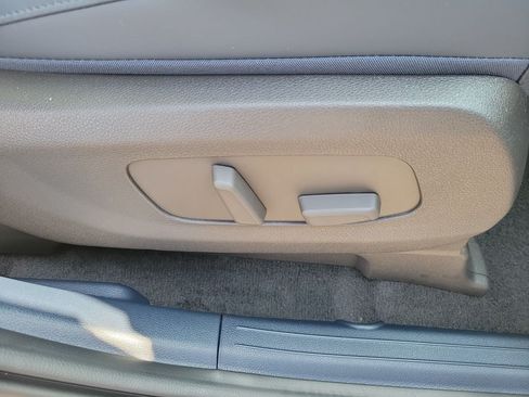 New 2026 Kia Carnival EX FWD image 9