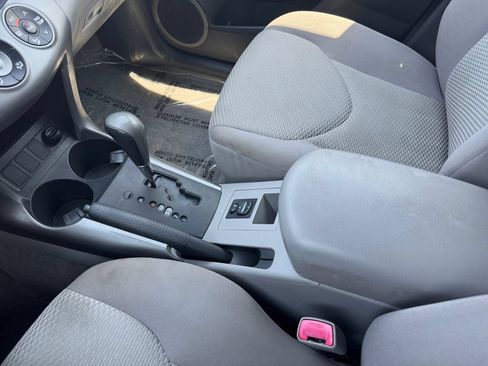 Used 2006 Toyota RAV4 Limited AWD/4WD image 25