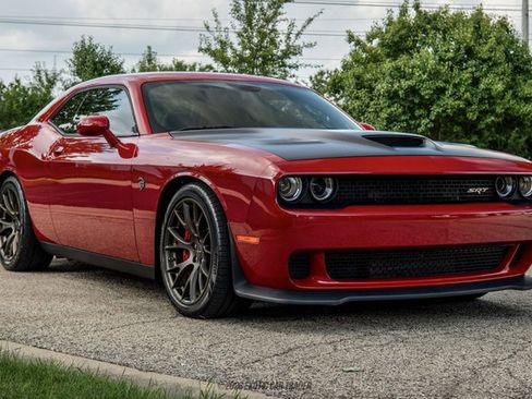 Used 2016 Dodge Challenger SRT Hellcat RWD image 12