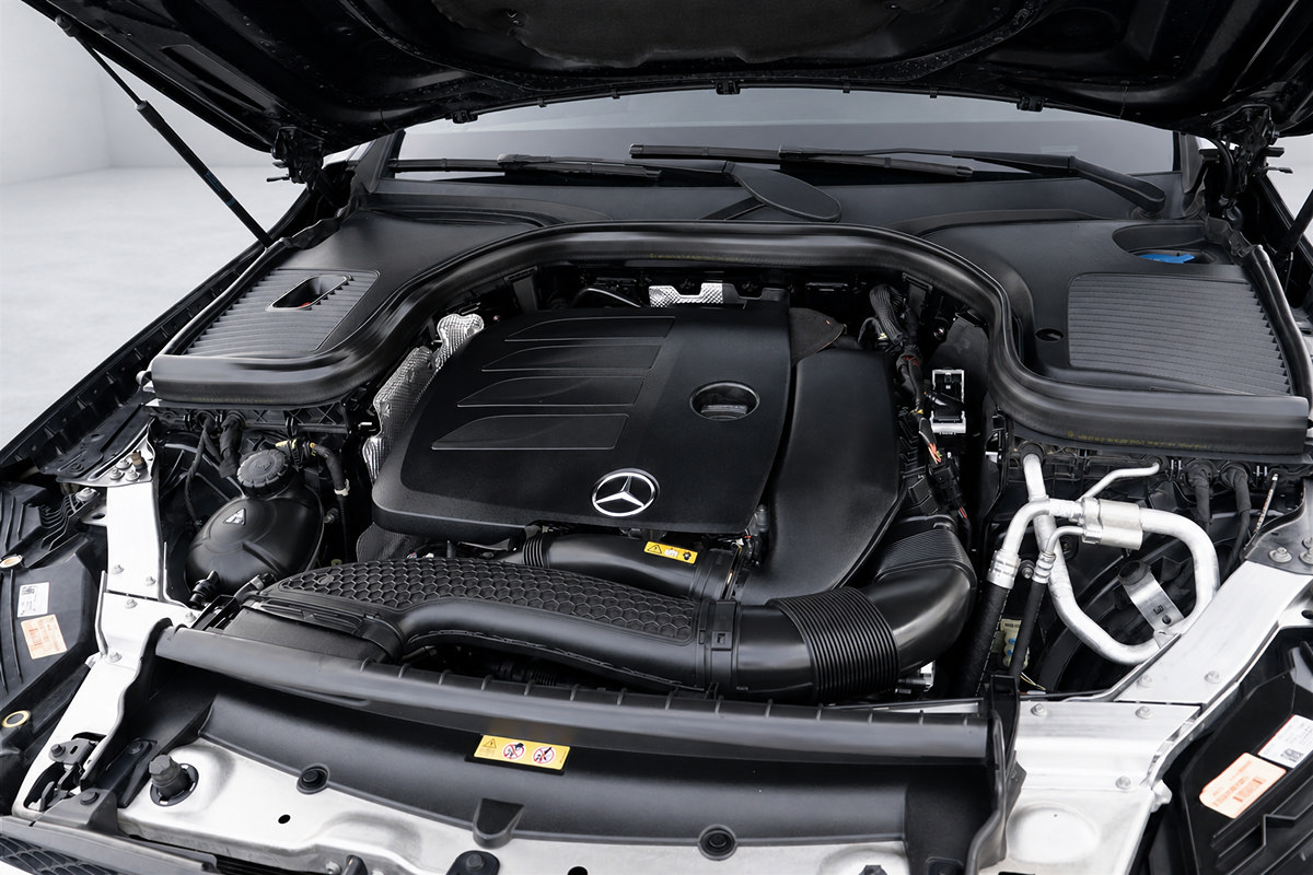 Used 2021 Mercedes-Benz GLC 300 w/ Premium Package image 41