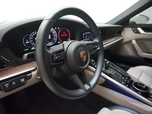 Used 2025 Porsche 911 Carrera RWD image 14