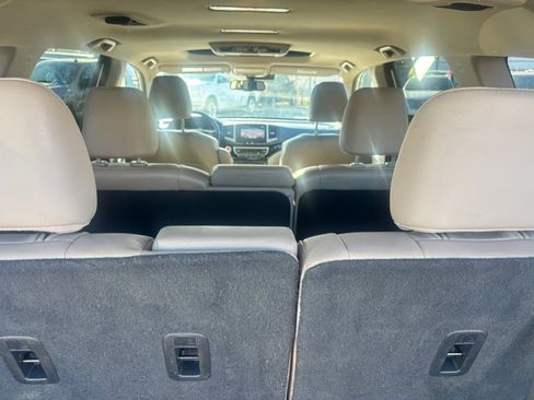Used 2016 Honda Pilot Touring image 14