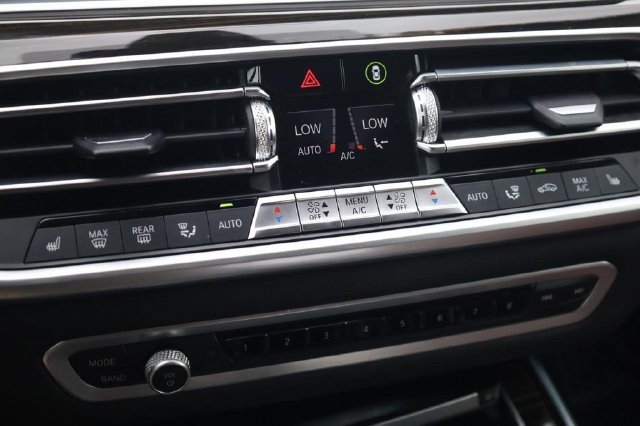 Used 2021 BMW X7 xDrive40i AWD/4WD image 13