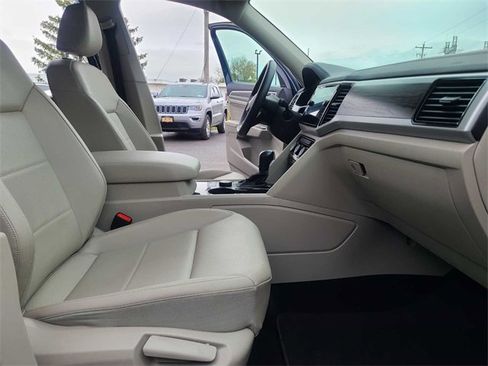 Used 2023 Volkswagen Atlas SE image 18