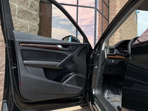 Used 2019 Audi Q5 2.0T Premium Plus w/ Premium Plus Package image 37