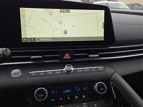 New 2025 Hyundai Elantra SEL image 10