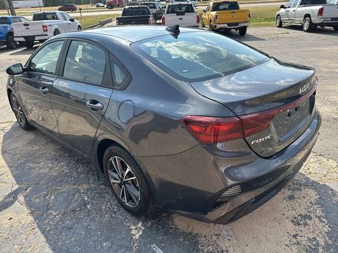 Used 2023 Kia Forte LXS FWD image 6