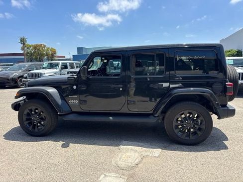 Used 2023 Jeep Wrangler Unlimited Sahara w/ Cold Weather Group AWD/4WD image 8