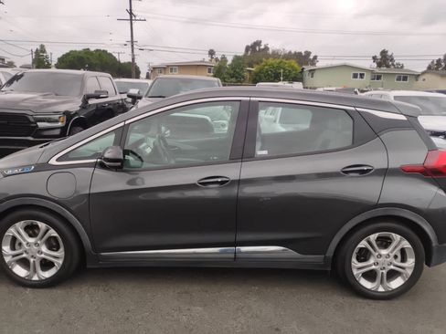 Used 2017 Chevrolet Bolt LT image 2