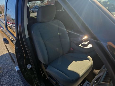 Used 2017 RAM 1500 ST w/ SXT Appearance Group image 29