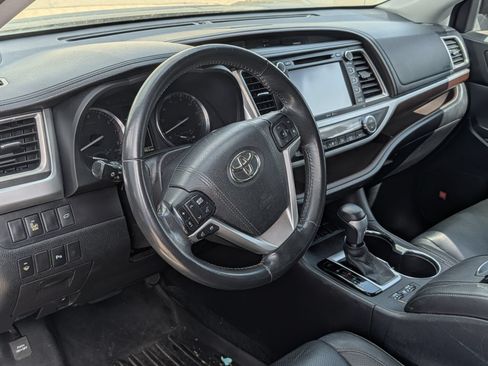 Used 2015 Toyota Highlander Limited FWD image 5