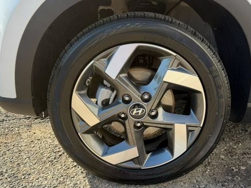 Certified 2026 Hyundai Venue SEL FWD image 11